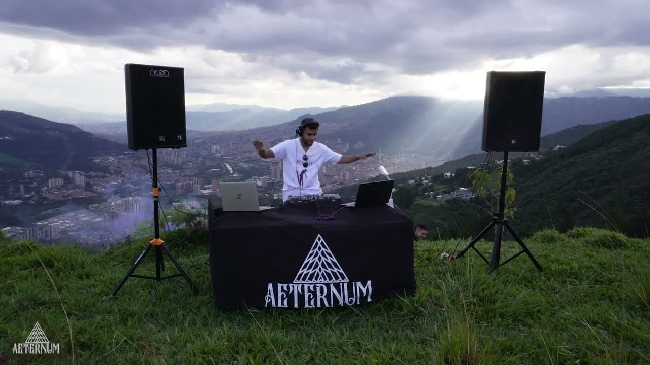  AETERNUM | AHIOX | Capítulo 1 | La Montaña.